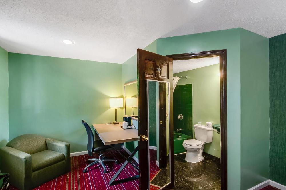 Double Room with Two Double Beds - Non-Smoking interior